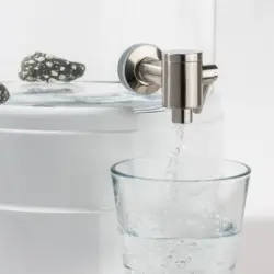 Makino_Wasserglas