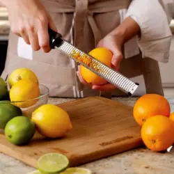 Microplane Premium Zester Reibe schwarz-orange