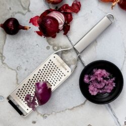 microplane-grob-professional-serie-reibe-zwiebel