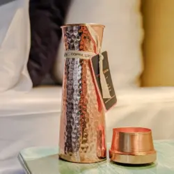 Gehaemmerte-upferkaraffe-1200ml-forrest-and-love-wasser