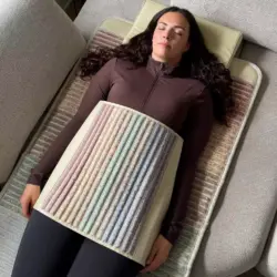 vitori-kristallmatte-kissen-bauch