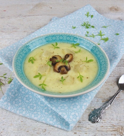 Spargelsuppe mit Kresse Rezept
